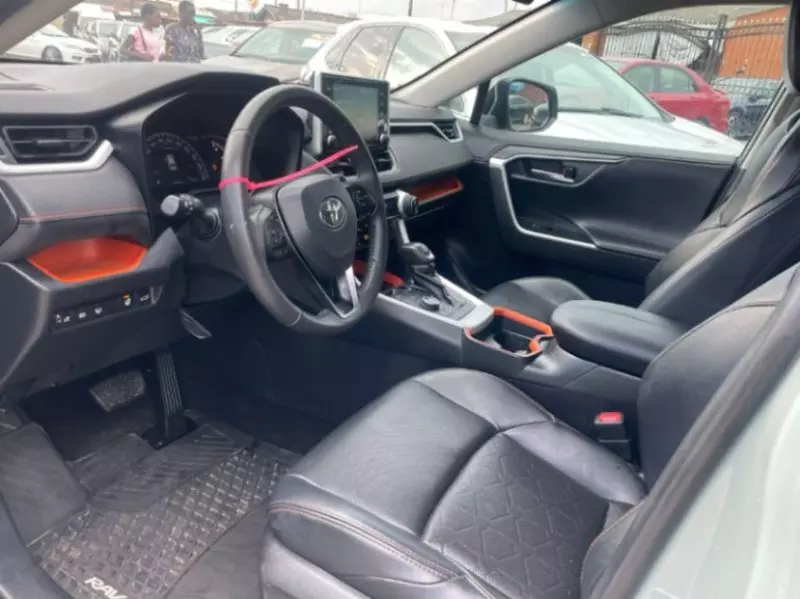 Toyota RAV 4   - 2020