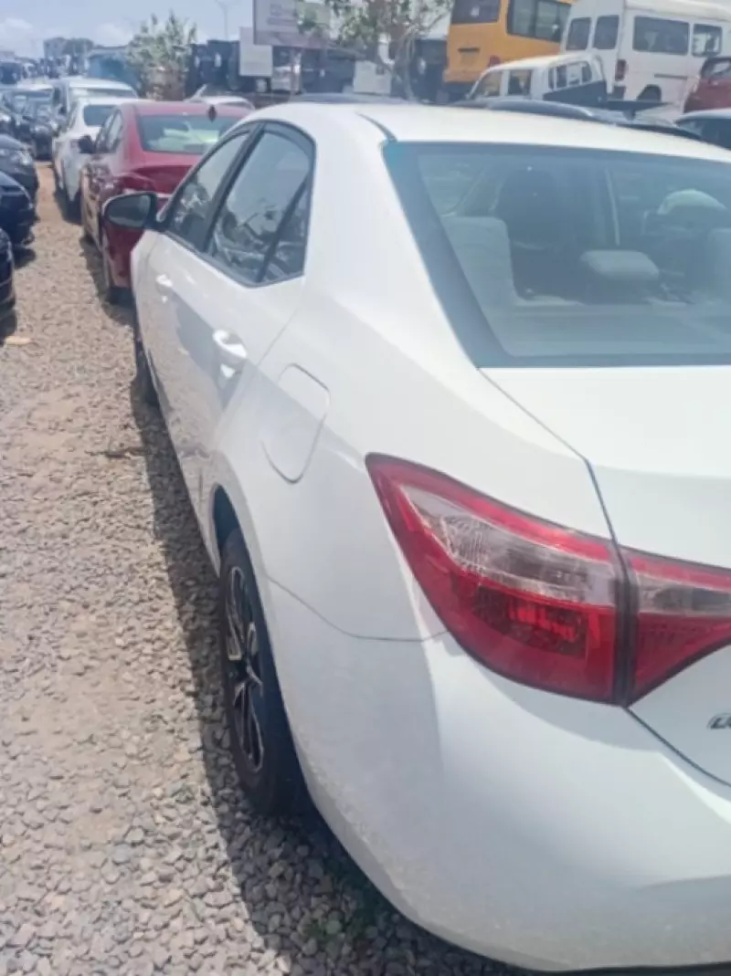 Toyota Camry   - 2019