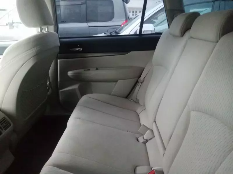 Subaru Outback   - 2010