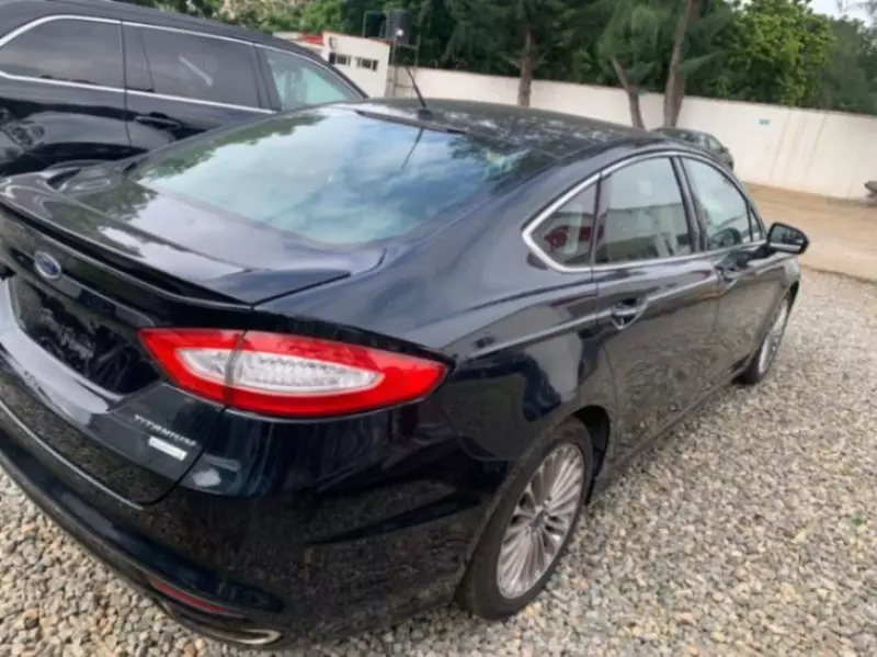 Ford Fusion   - 2014