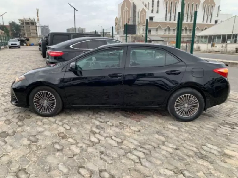 Toyota Corolla   - 2015