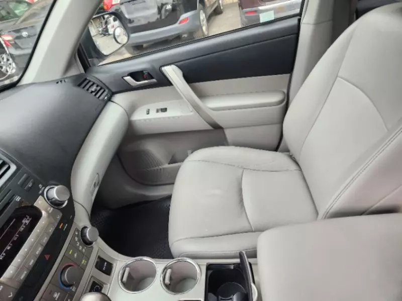 Toyota Highlander - 2012