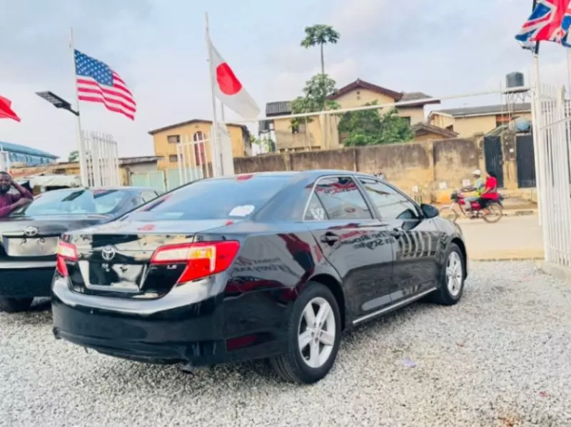 Toyota Camry   - 2012