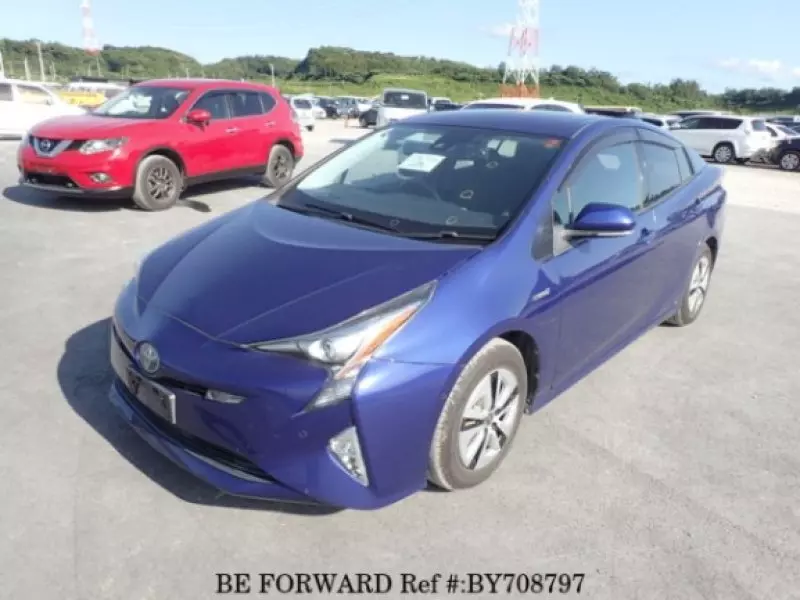 Toyota Prius   - 2016