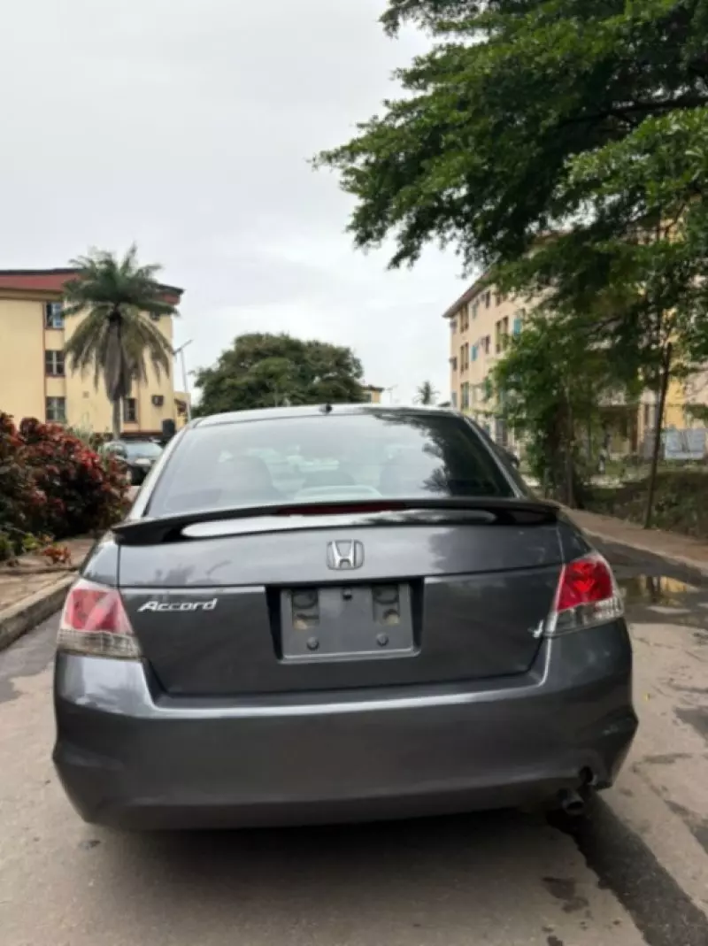 Honda Accord   - 2009