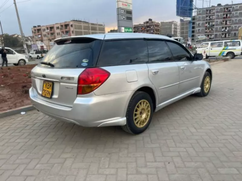 Subaru Legacy    - 2006