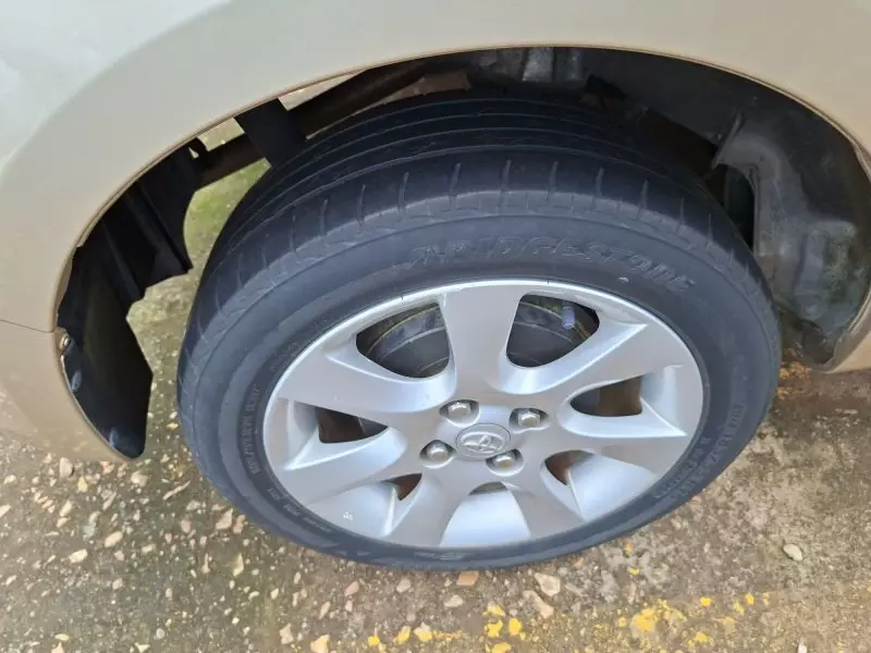 Toyota Passo Sette   - 2010