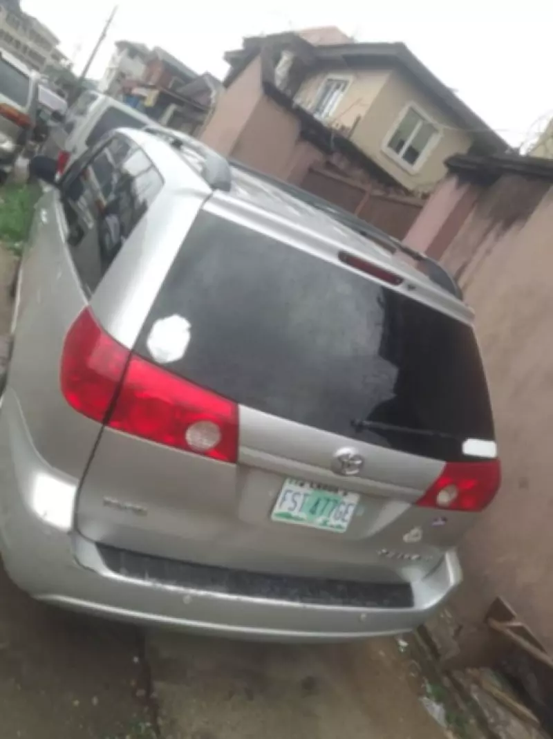 Toyota Sienna