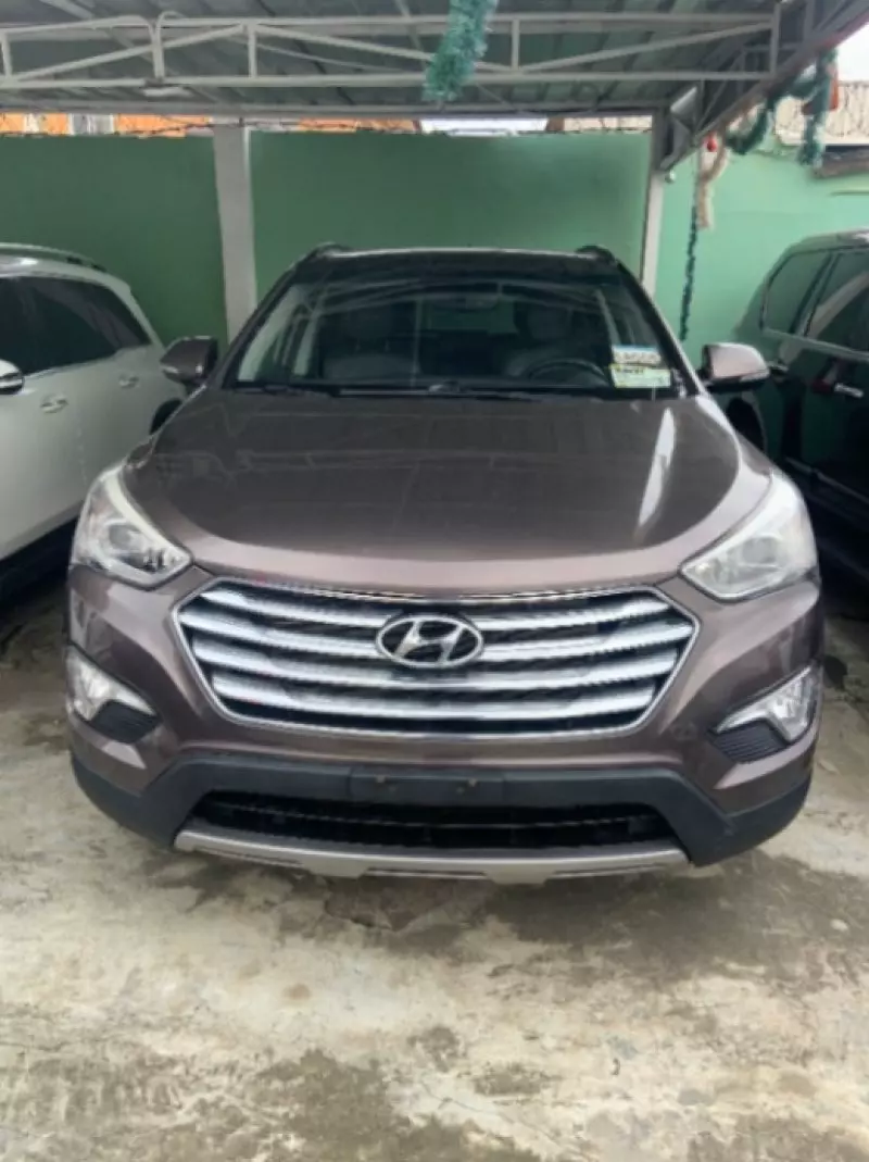 Hyundai Santa Fe   - 2015
