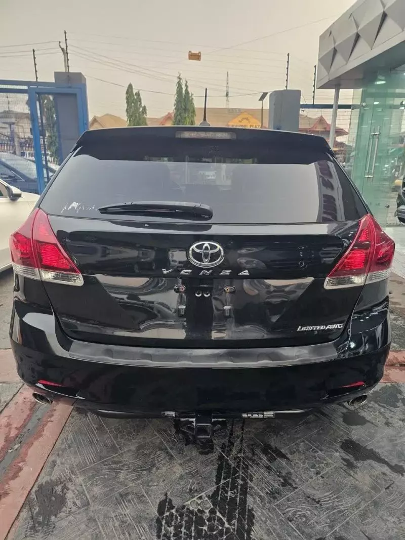 Toyota Venza   - 2013