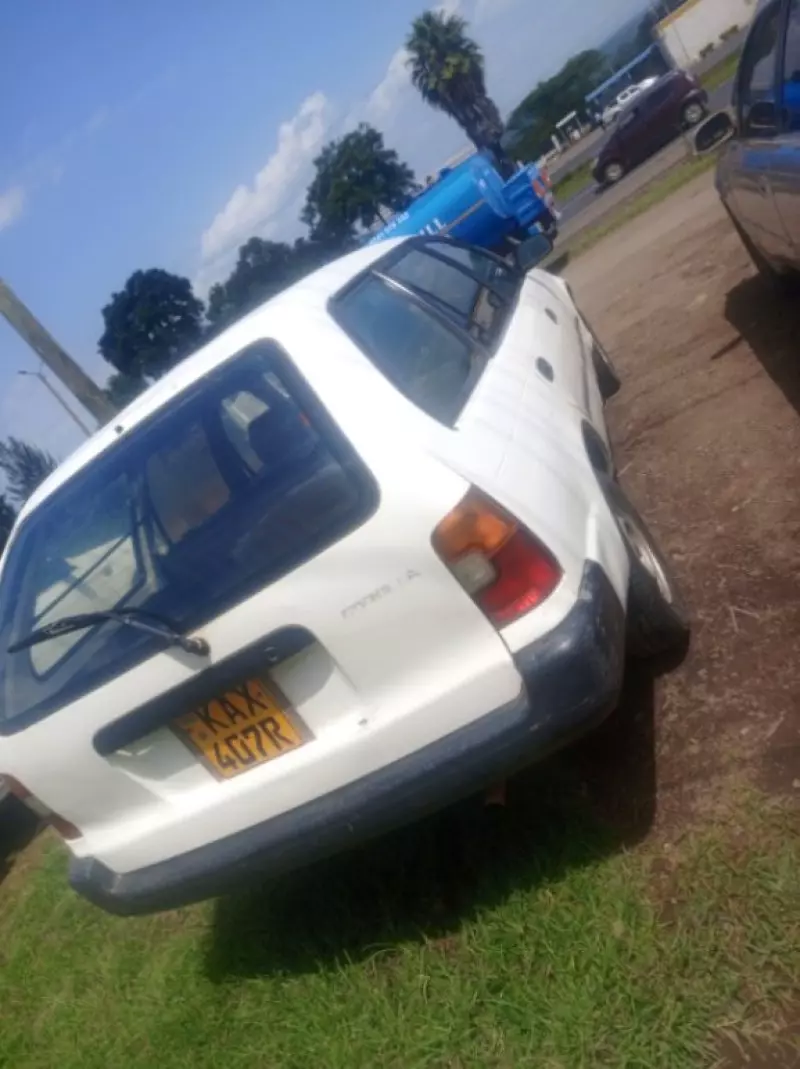 Toyota corolla   - 2000