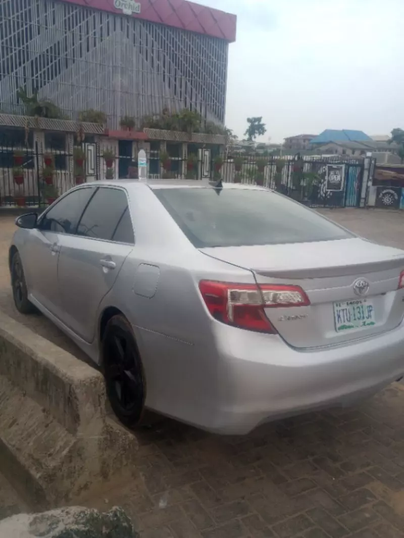 Toyota Camry   - 2016