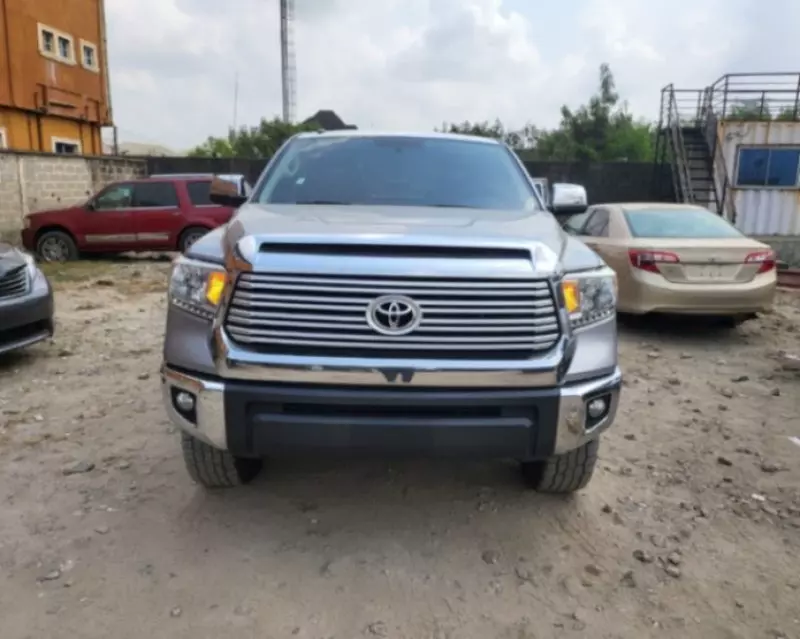 Toyota Tundra   - 2014
