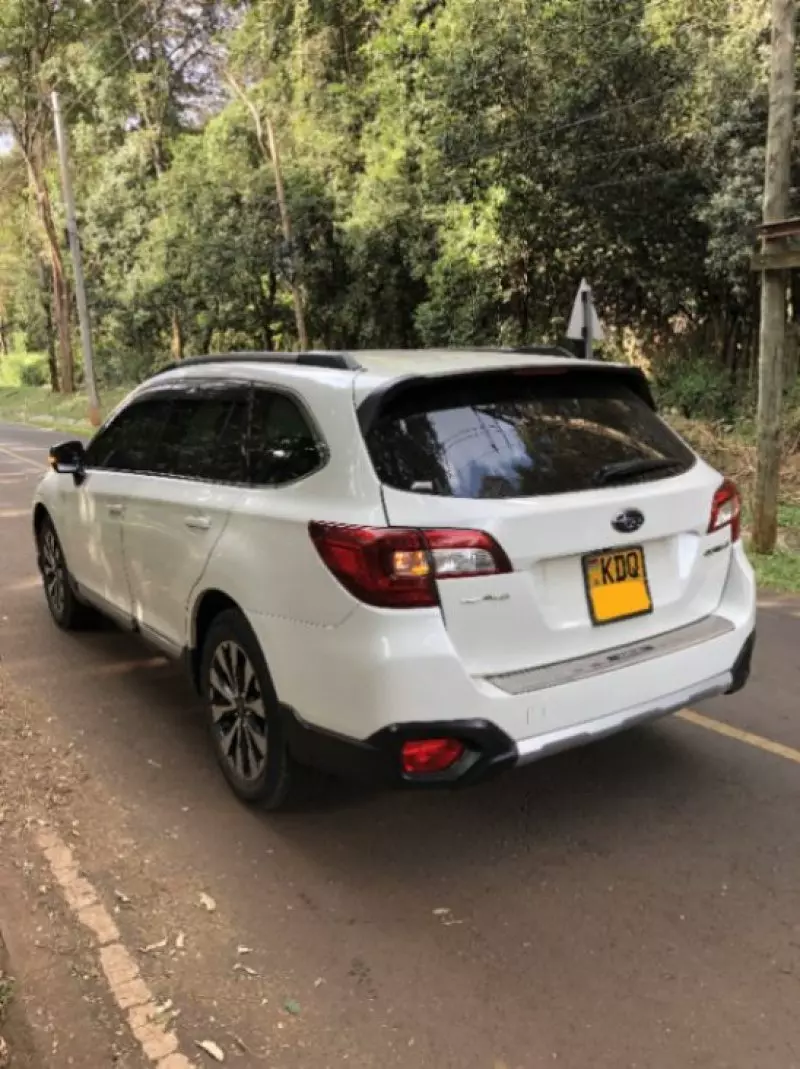 Subaru Outback   - 2015