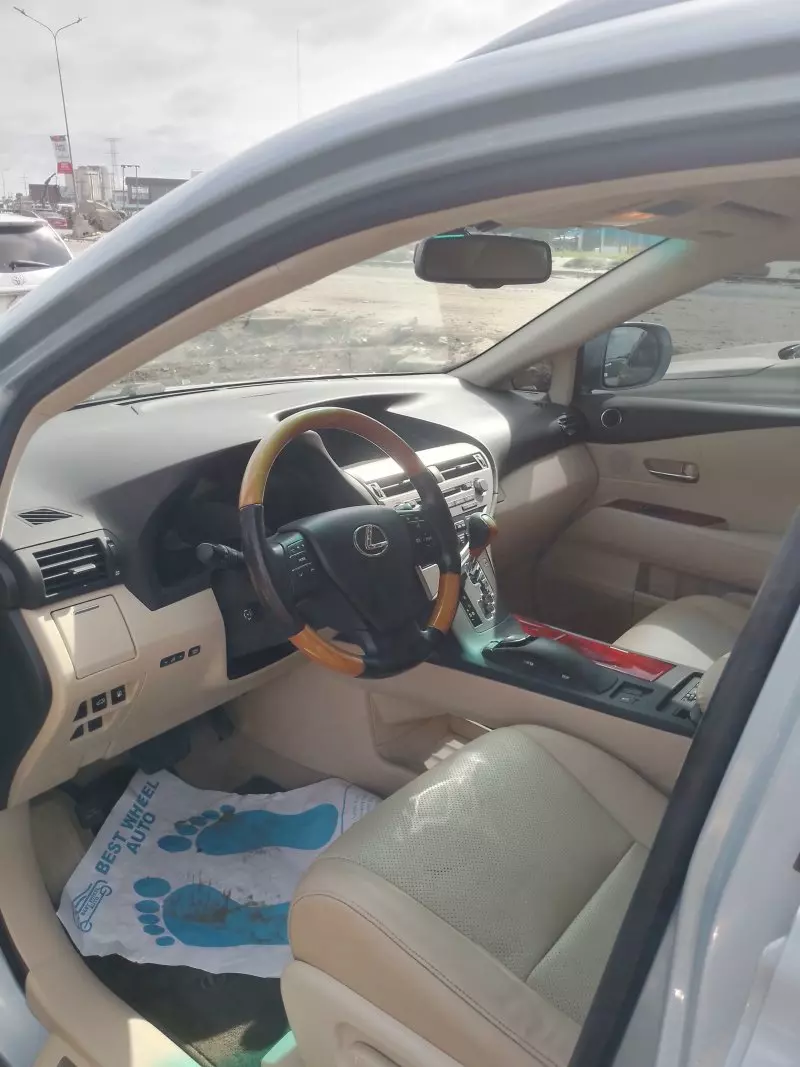 Lexus RX 350   - 2010