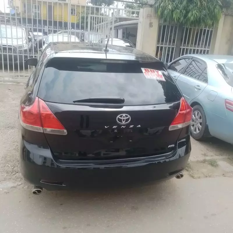 Toyota Venza   - 2011