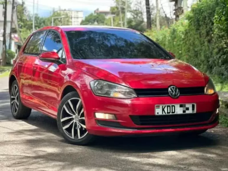 Volkswagen Golf   - 2014