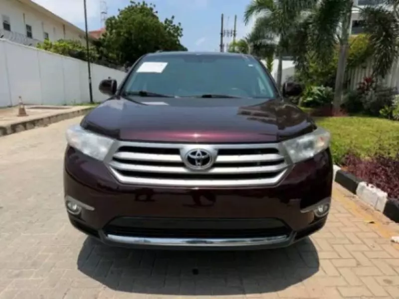 Toyota Highlander   - 2012