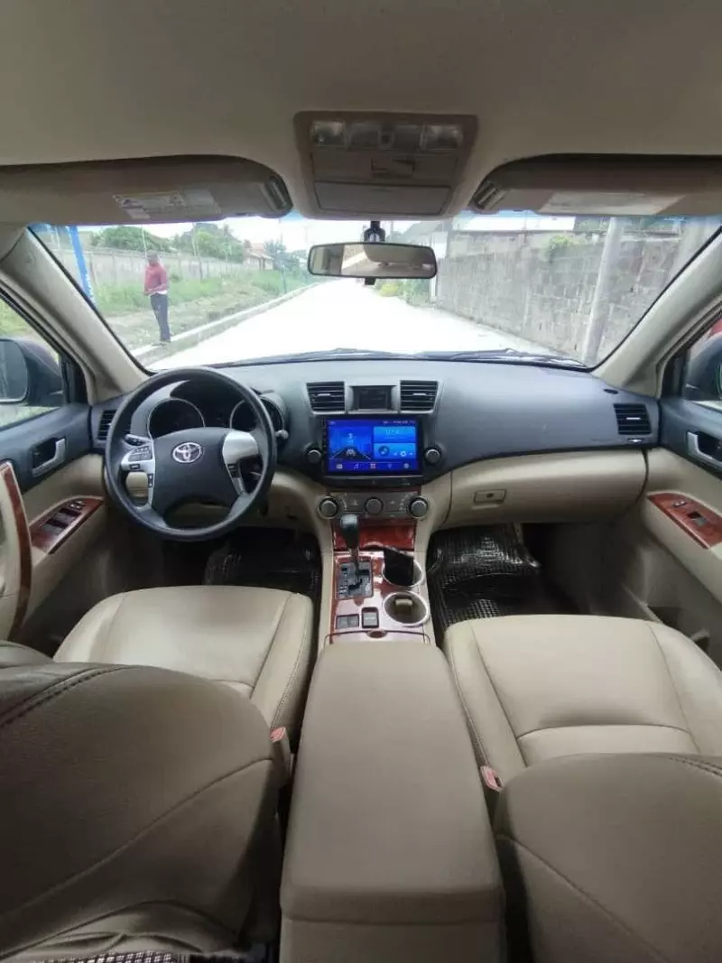 Toyota Highlander   - 2013