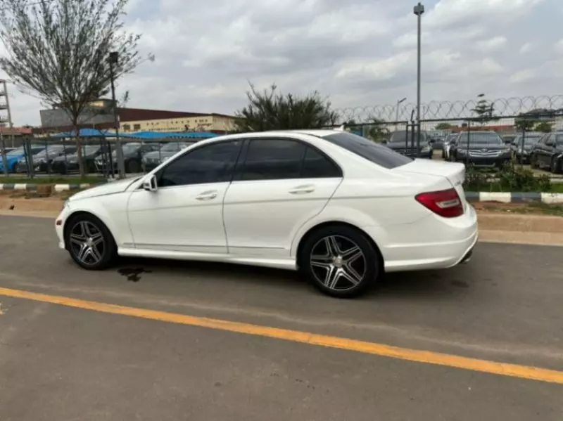 Mercedes-Benz C 350   - 2012