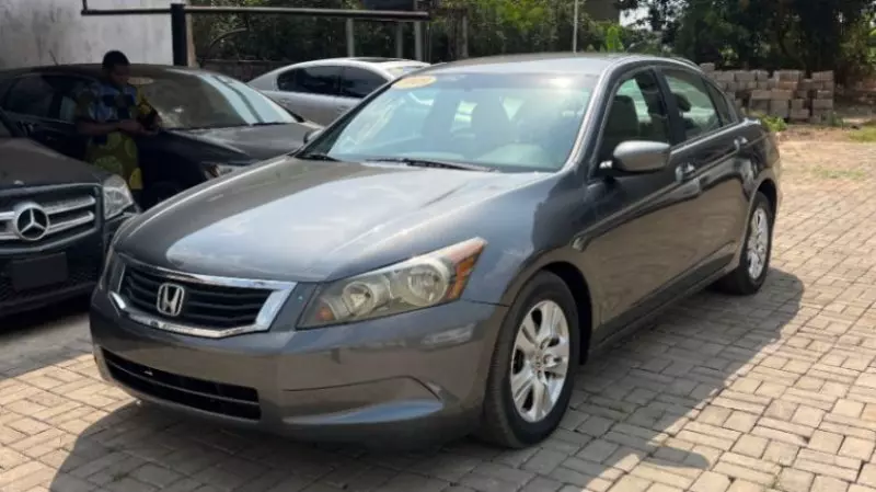 Honda Accord   - 2009