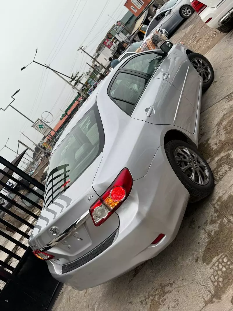 Toyota Corolla   - 2011
