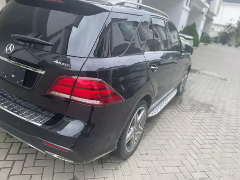 Mercedes-Benz GLE 400   - 2018