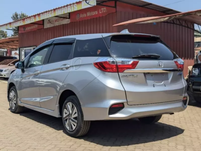 Honda Fit shuttle    - 2019