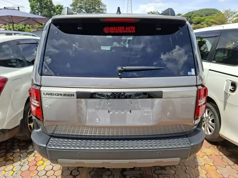 Toyota Landcruiser Prado - 2024