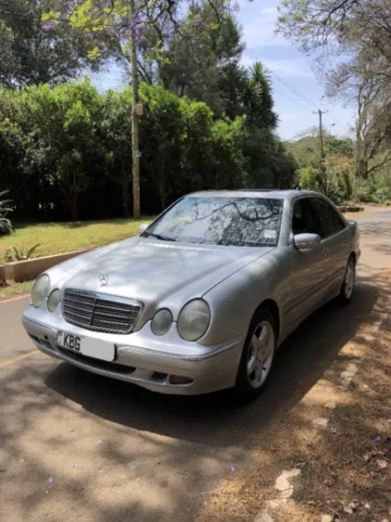 Mercedes-Benz E 240   - 2001