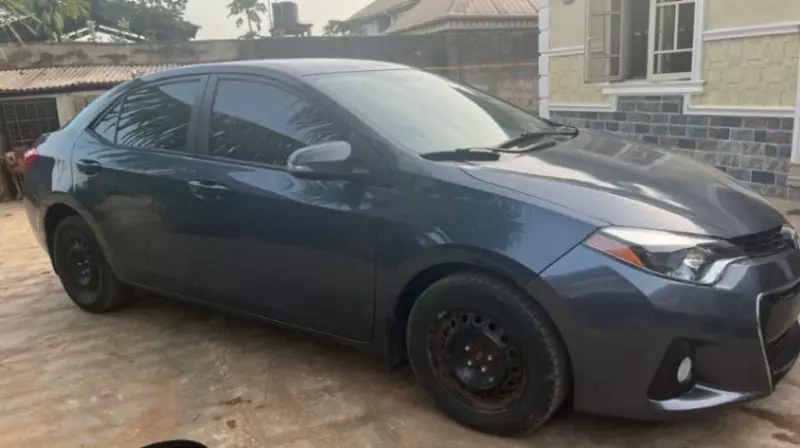 Toyota Corolla   - 2016