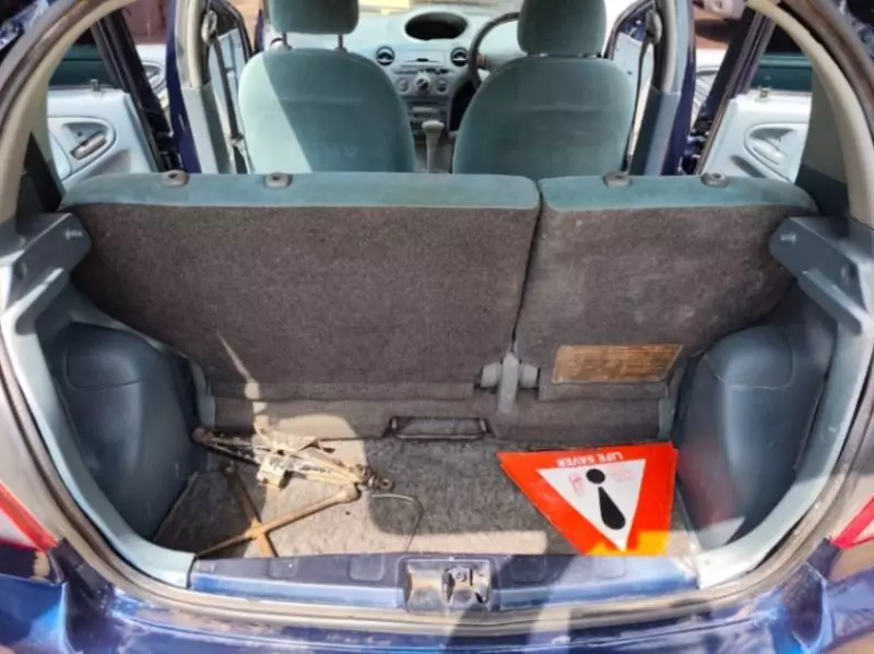 Toyota Vitz   - 2000