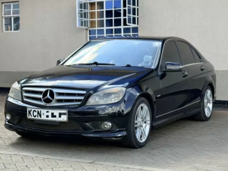 Mercedes-Benz C200   - 2010
