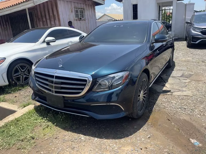 Mercedes-Benz E 300   - 2017
