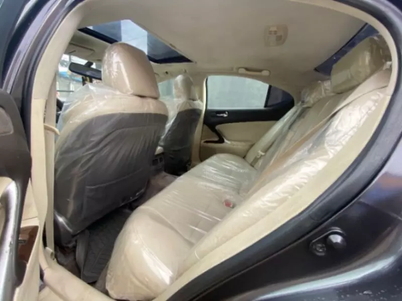 Lexus IS 250   - 2010