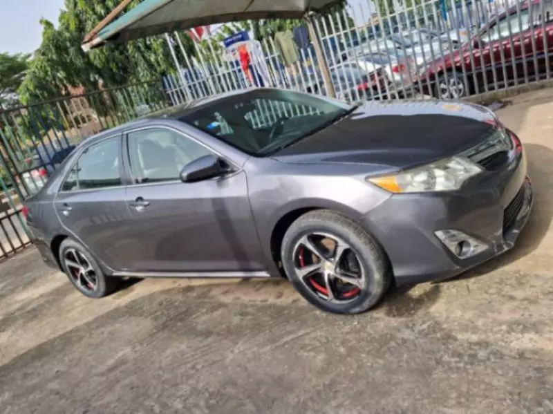 Toyota Camry   - 2013