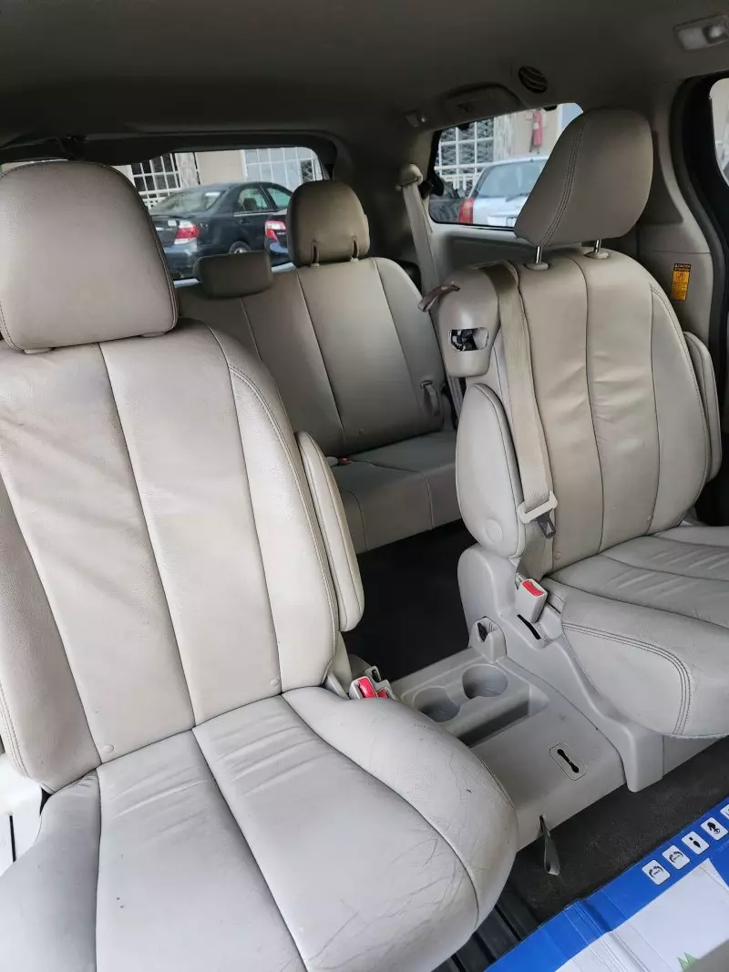 Toyota Sienna   - 2014