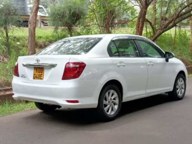 Toyota Axio    - 2014