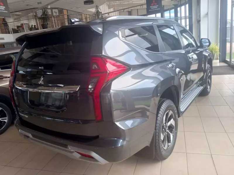 Mitsubishi Pajero Sport   - 2025