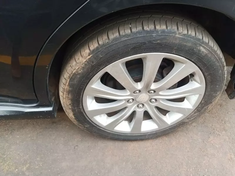Subaru Exiga    - 2010