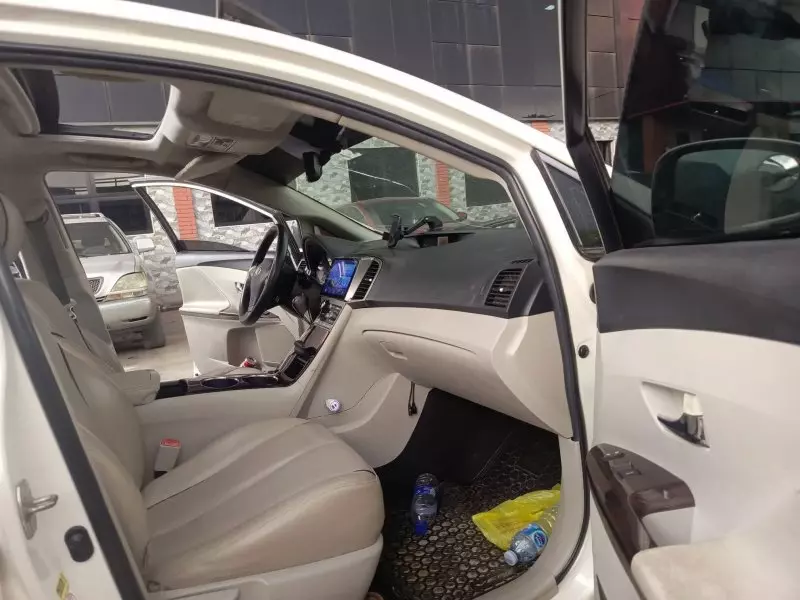 Toyota Venza   - 2012