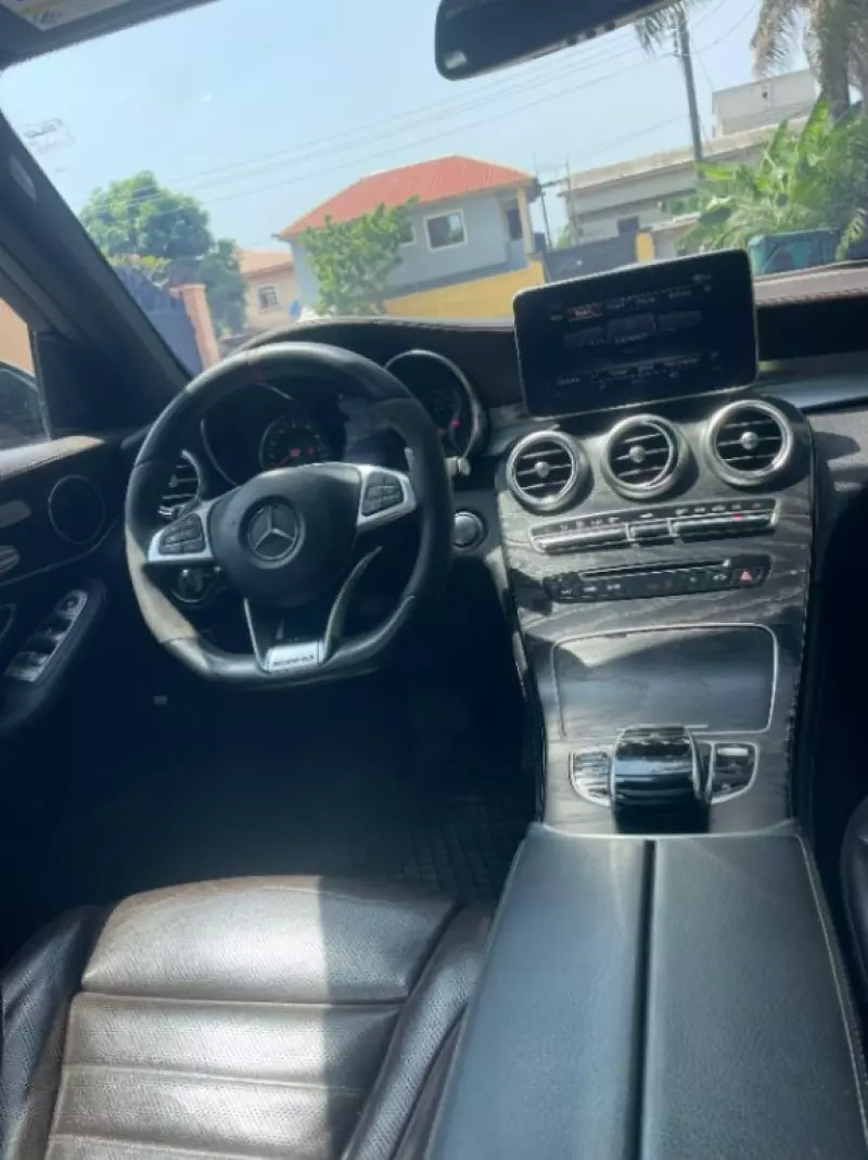 Mercedes-Benz GLC 300   - 2016