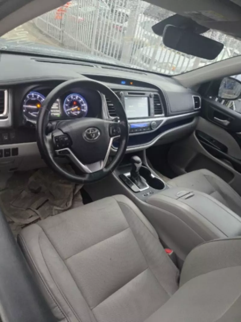 Toyota Highlander   - 2017