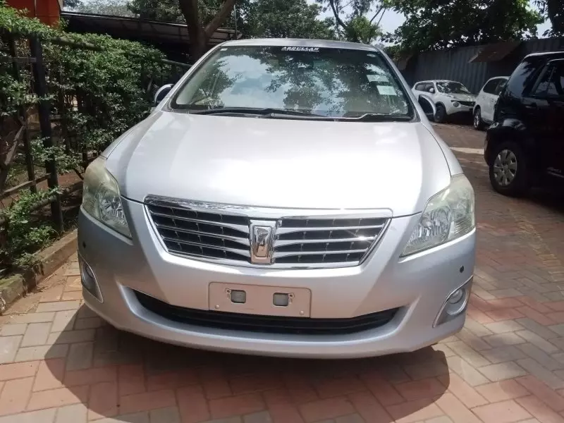 Toyota Premio    - 2012