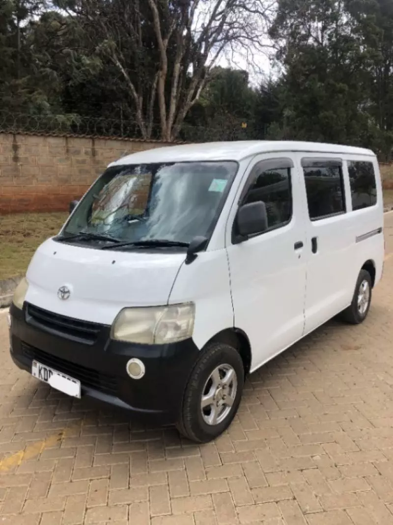 Toyota Town Ace   - 2015