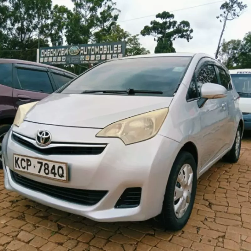 Toyota Ractis   - 2012
