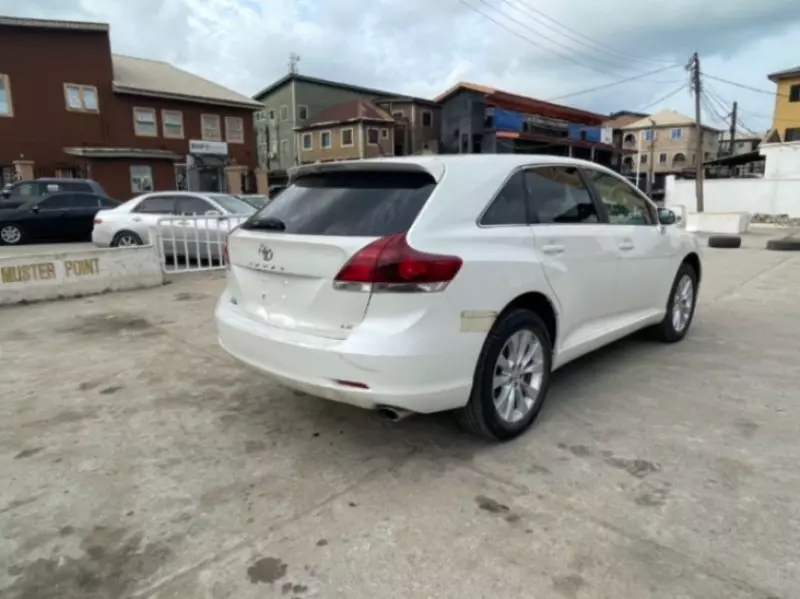 Toyota Venza   - 2014