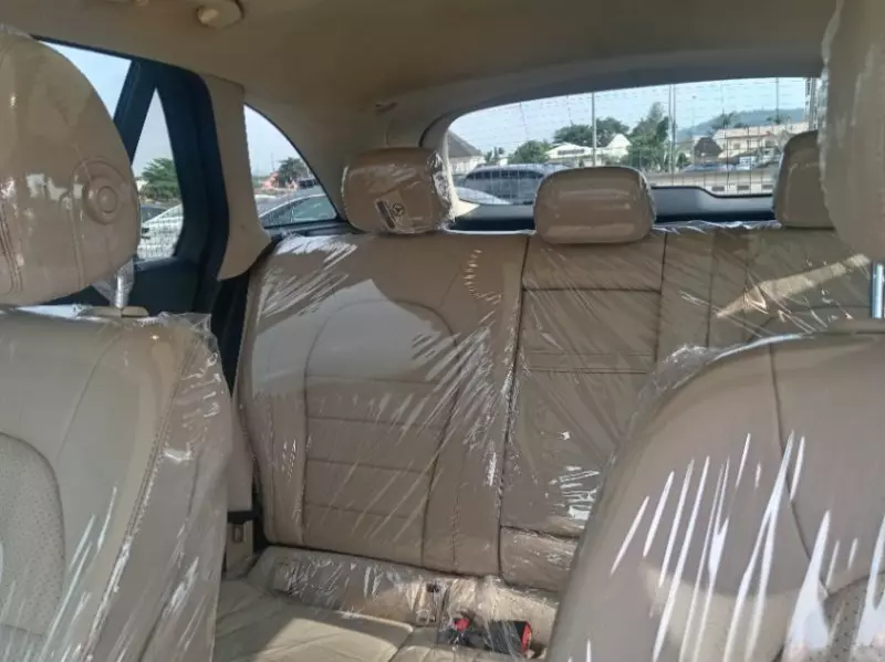 Mercedes-Benz GLC 300   - 2016