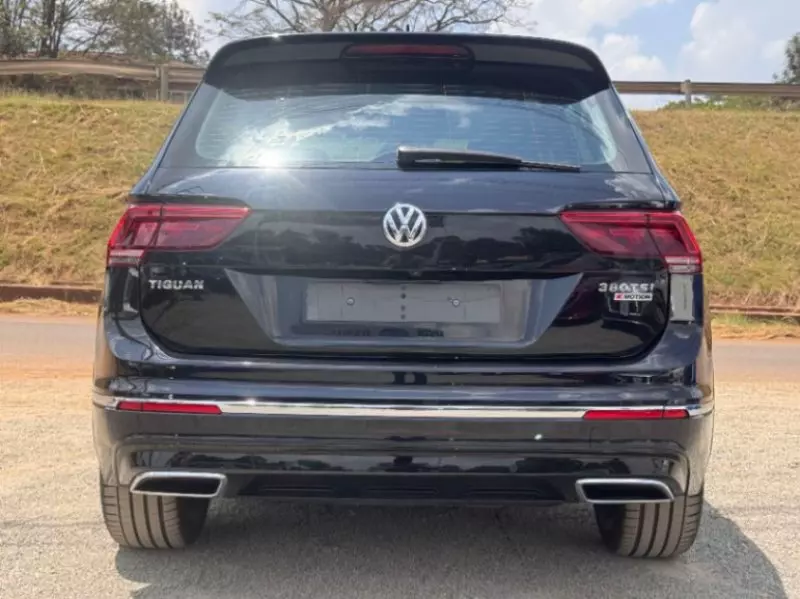 Volkswagen Tiguan   - 2018