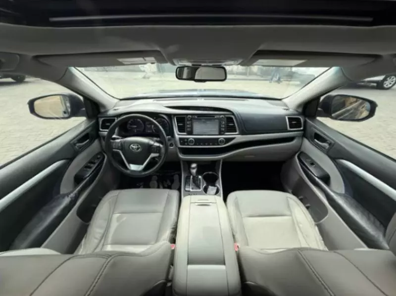 Toyota Highlander   - 2014